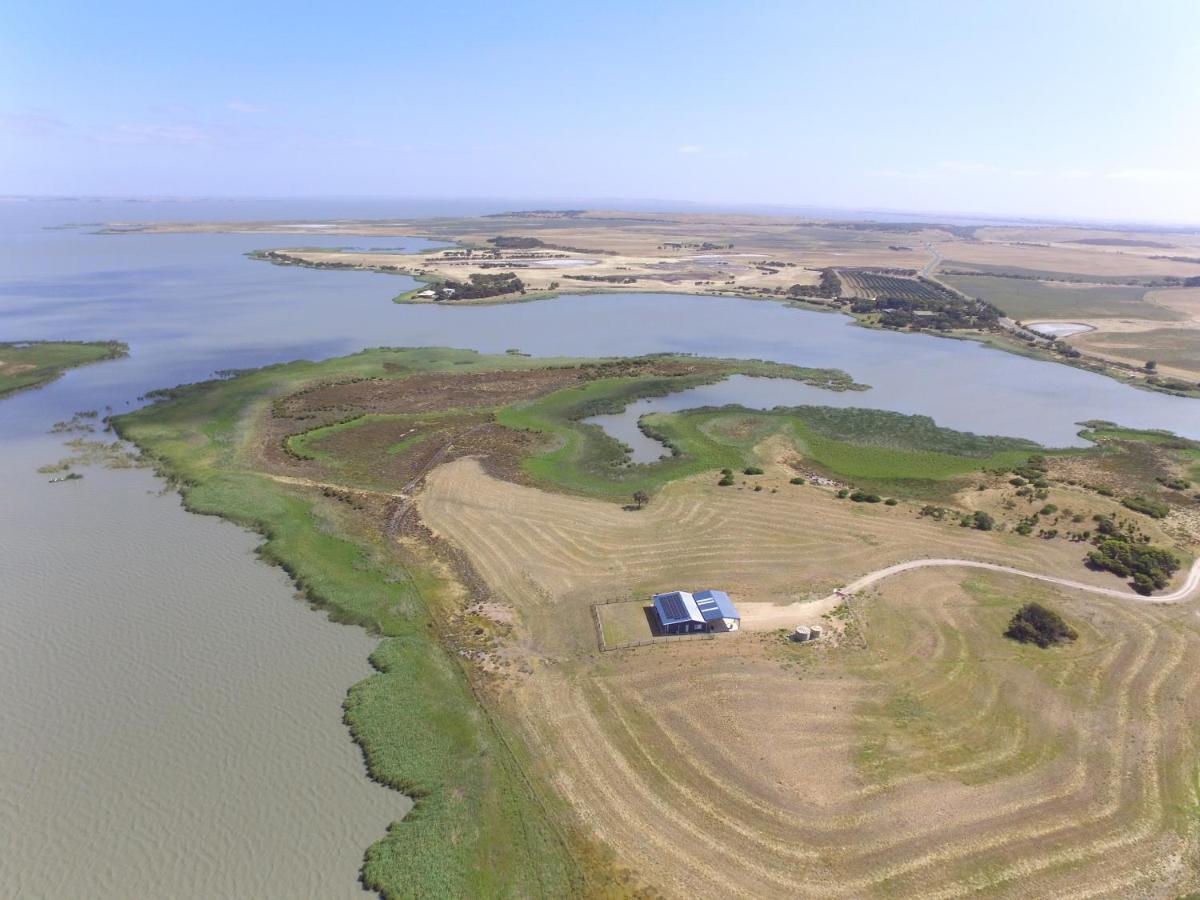 Coorong Island Retreat - Farm Stay At Pet Friendly Property Meningie Екстериор снимка