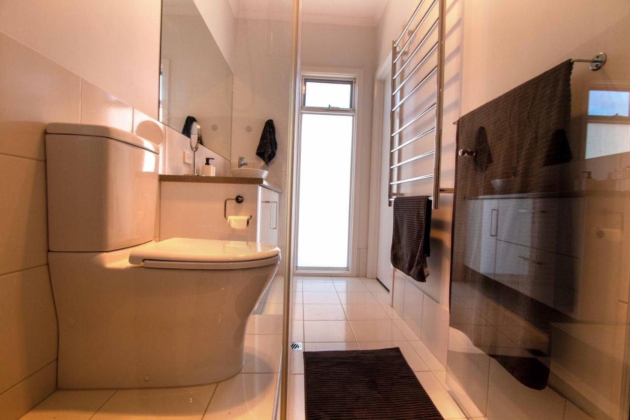 Coorong Island Retreat - Farm Stay At Pet Friendly Property Meningie Екстериор снимка