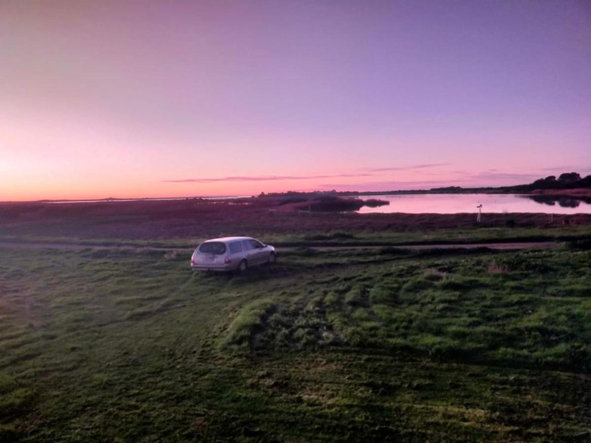 Coorong Island Retreat - Farm Stay At Pet Friendly Property Meningie Екстериор снимка