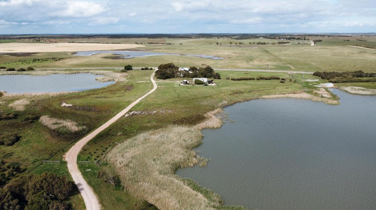 Coorong Island Retreat - Farm Stay At Pet Friendly Property Meningie Екстериор снимка